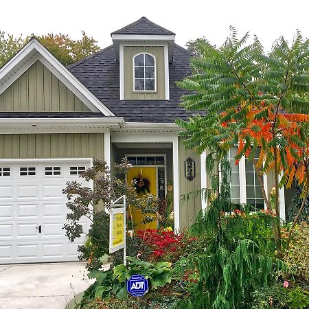 Yellow Door Bed And Breakfast Fort Erie Exterior photo